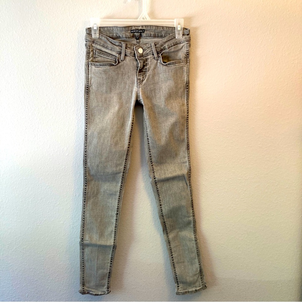 Levi’s Line 8 Gray Skinny Jeans 27
